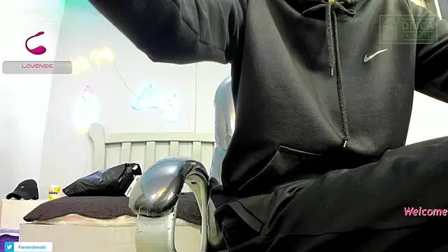 Snapshot of HarolddXL chatting on 4, 12, 2025 HarolddXL online show from 4, 12, 2025