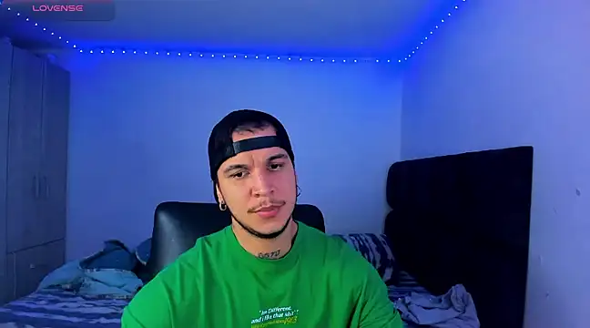 Snapshot of austinoficial chatting on 8, 2, 2025 austinoficial online show from 8, 2, 2025