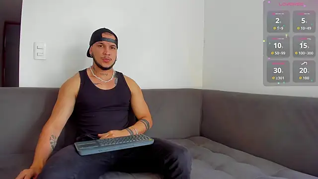 Snapshot of austinoficial chatting on 6, 11, 2025 austinoficial online show from 6, 11, 2025