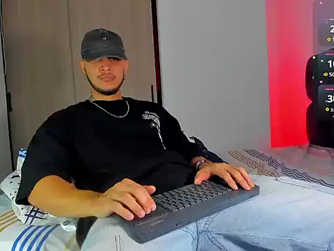 Snapshot of austinoficial chatting on 21, 12, 2025 austinoficial online show from 21, 12, 2025