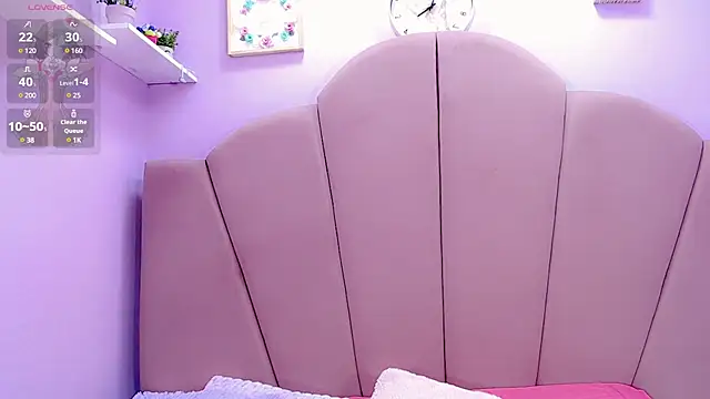 Vanessapintoo online show from 5, 3, 2025