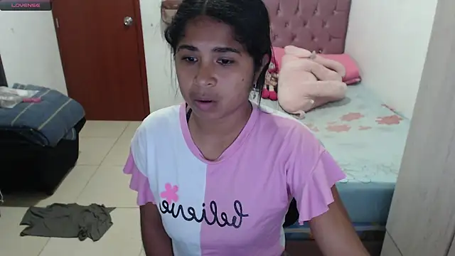 Snapshot of july-feria chatting on 25, 10, 2025 july-feria online show from 25, 10, 2025