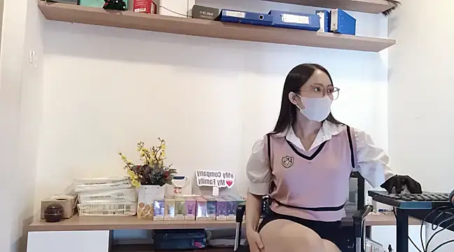 Lush-Office online show from 18, 2, 2025