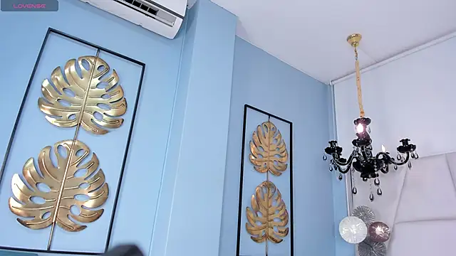 Snapshot of Aitana_Hilton_ chatting on 6, 10, 2025 Aitana Hilton online show from 6, 10, 2025