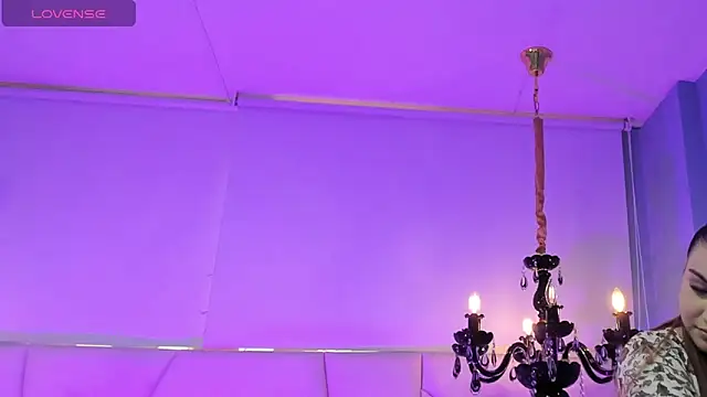 Snapshot of Aitana_Hilton_ chatting on 8, 10, 2025 Aitana Hilton online show from 8, 10, 2025