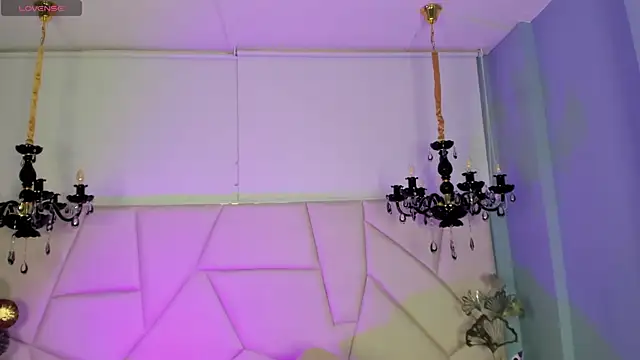 Snapshot of Aitana_Hilton_ chatting on 10, 11, 2025 Aitana Hilton online show from 10, 11, 2025