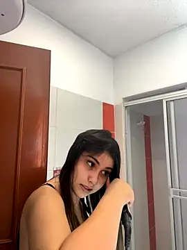 Snapshot of Aitana_Hilton_ chatting on 13, 11, 2025 Aitana Hilton online show from 13, 11, 2025