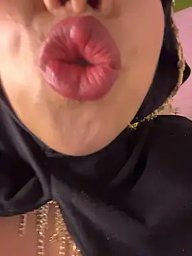 Snapshot of zahra_Jalid chatting on 18, 4, 2026 zahra Jalid online show from 18, 4, 2026