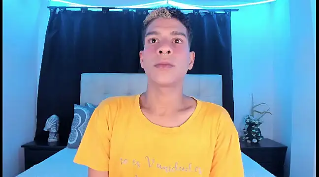 Snapshot of Ethan_Boyy chatting on 24, 1, 2025 Ethan Boyy online show from 24, 1, 2025