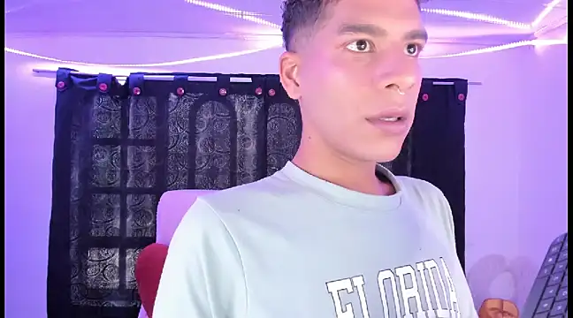Snapshot of Ethan_Boyy chatting on 25, 1, 2025 Ethan Boyy online show from 25, 1, 2025