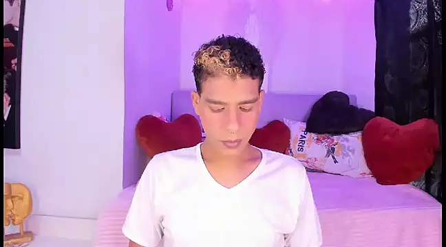 Snapshot of Ethan_Boyy chatting on 11, 2, 2025 Ethan Boyy online show from 11, 2, 2025