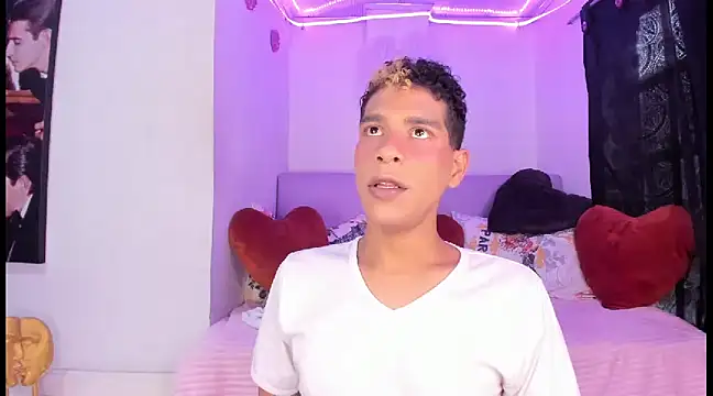 Snapshot of Ethan_Boyy chatting on 11, 2, 2025 Ethan Boyy online show from 11, 2, 2025