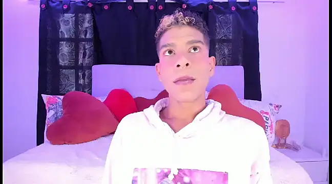 Snapshot of Ethan_Boyy chatting on 23, 2, 2025 Ethan Boyy online show from 23, 2, 2025