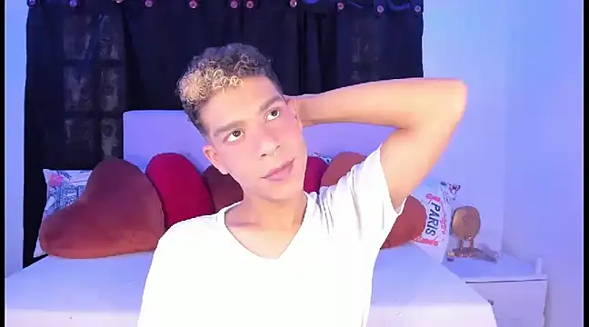 Snapshot of Ethan_Boyy chatting on 25, 2, 2025 Ethan Boyy online show from 25, 2, 2025