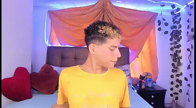 Snapshot of Ethan_Boyy chatting on 14, 3, 2025 Ethan Boyy online show from 14, 3, 2025