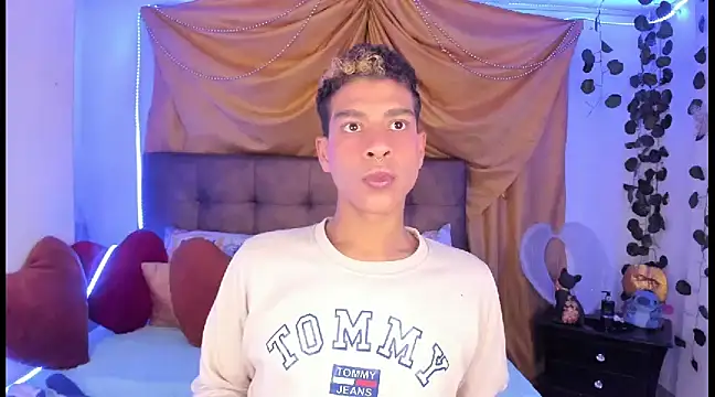 Snapshot of Ethan_Boyy chatting on 19, 3, 2025 Ethan Boyy online show from 19, 3, 2025