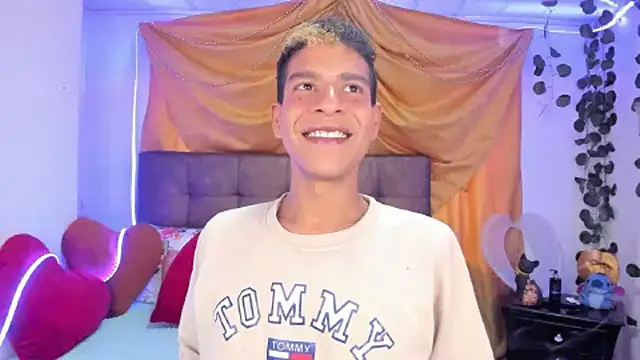 Snapshot of Ethan_Boyy chatting on 19, 3, 2025 Ethan Boyy online show from 19, 3, 2025