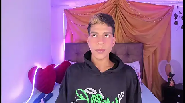Snapshot of Ethan_Boyy chatting on 21, 3, 2025 Ethan Boyy online show from 21, 3, 2025