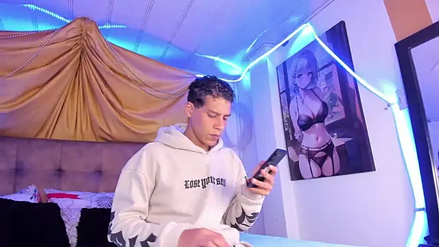 Snapshot of Ethan_Boyy chatting on 8, 9, 2025 Ethan Boyy online show from 8, 9, 2025
