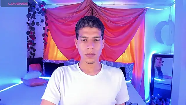 Snapshot of Ethan_Boyy chatting on 16, 10, 2025 Ethan Boyy online show from 16, 10, 2025