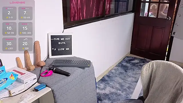 SexLaura  online show from 20, 3, 2025