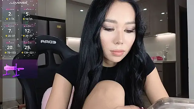 Snapshot of asianqueeny chatting on 27, 10, 2025 asianqueeny online show from 27, 10, 2025