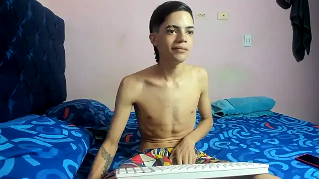 Latinos 2001 online show from 5, 3, 2026