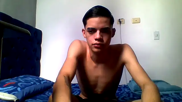 Snapshot of Latinos_2001 chatting on 23, 5, 2026 Latinos 2001 online show from 23, 5, 2026
