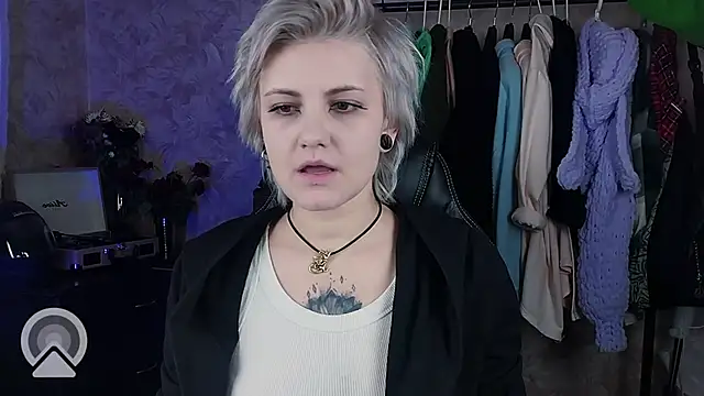 EvaBrownie online show from 28, 1, 2025