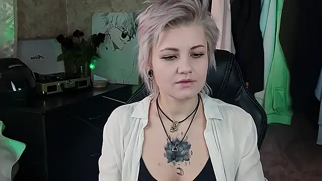 EvaBrownie online show from 4, 2, 2025