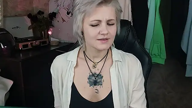 EvaBrownie online show from 4, 2, 2025