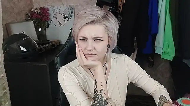 EvaBrownie online show from 21, 2, 2025