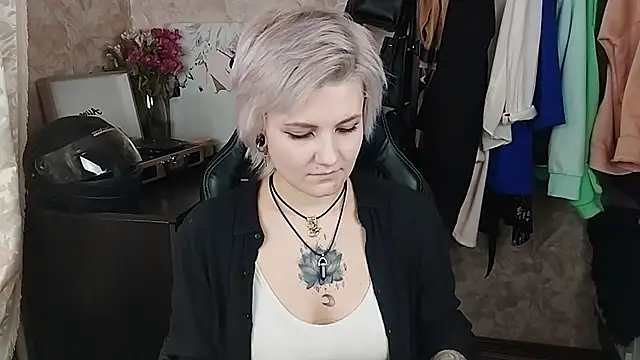 EvaBrownie online show from 22, 2, 2025