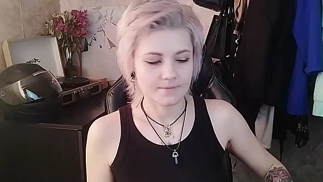 EvaBrownie online show from 24, 2, 2025