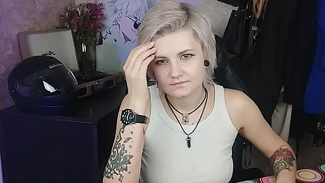 EvaBrownie online show from 24, 2, 2025