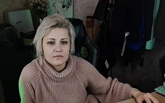 EvaBrownie online show from 12, 3, 2025