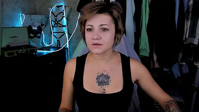 EvaBrownie online show from 2, 10, 2025