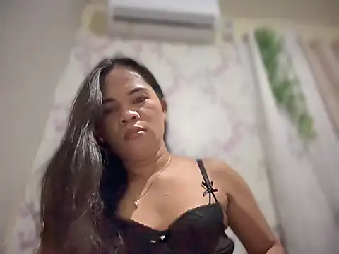 SophiaCourthaway online show from 13, 9, 2025