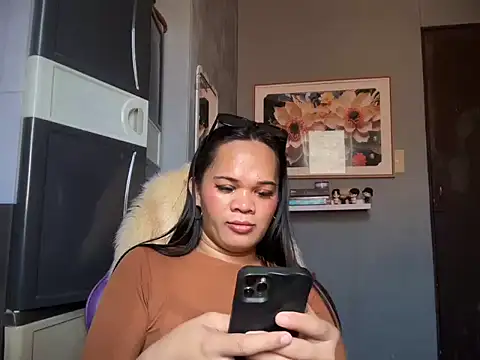 SophiaCourthaway online show from 15, 5, 2026