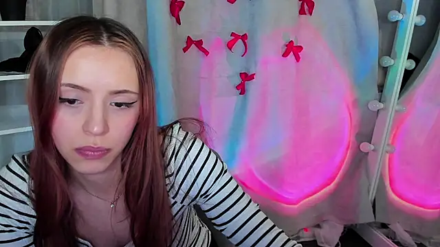 Snapshot of Sahara_Shields chatting on 5, 2, 2025 Sahara Shields online show from 5, 2, 2025