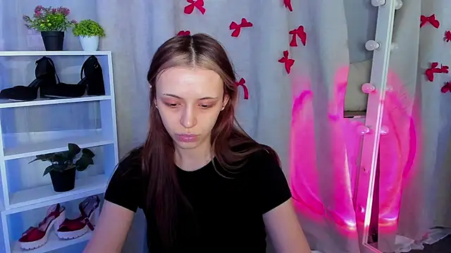 Snapshot of Sahara_Shields chatting on 5, 3, 2025 Sahara Shields online show from 5, 3, 2025