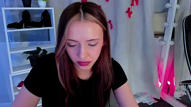 Snapshot of Sahara_Shields chatting on 5, 3, 2025 Sahara Shields online show from 5, 3, 2025