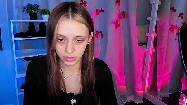 Snapshot of Sahara_Shields chatting on 6, 3, 2025 Sahara Shields online show from 6, 3, 2025