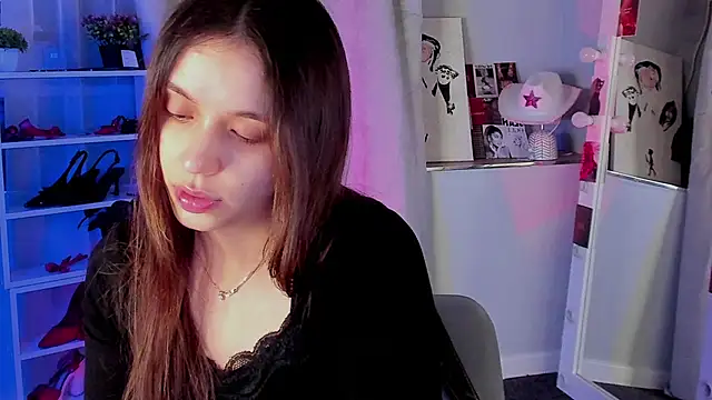 Snapshot of Sahara_Shields chatting on 13, 11, 2025 Sahara Shields online show from 13, 11, 2025