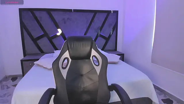 Snapshot of MattThompsonn chatting on 11, 11, 2025 MattThompsonn online show from 11, 11, 2025