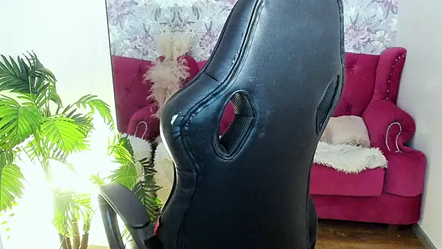 via mayer  online show from 19, 3, 2025