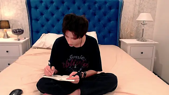 via mayer  online show from 9, 10, 2025