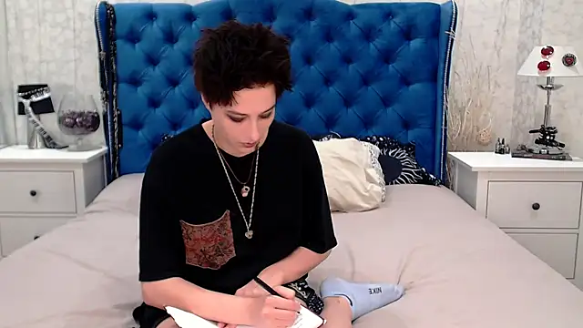 Snapshot of via_mayer_ chatting on 19, 7, 2026 via mayer online show from 19, 7, 2026