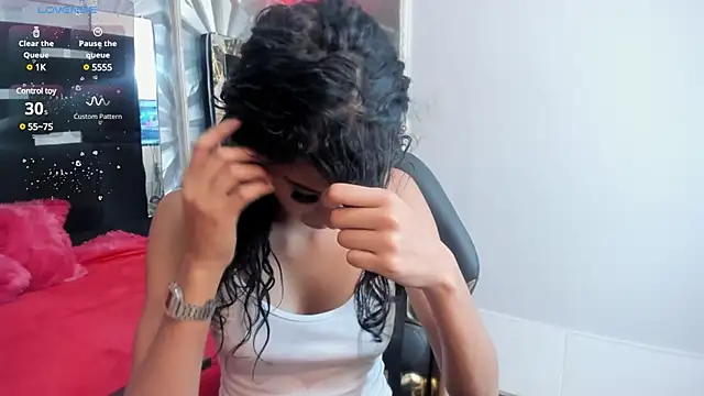 Shelley-Hack online show from 1, 3, 2025