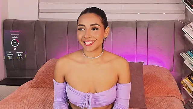 Snapshot of AndySaenzz chatting on 8, 11, 2025 AndySaenzz online show from 8, 11, 2025